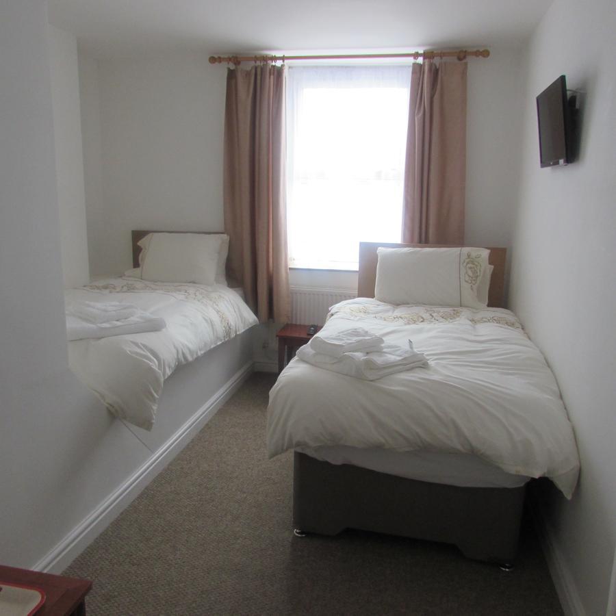 Lord Nelson Hotel Rhymney Buitenkant foto
